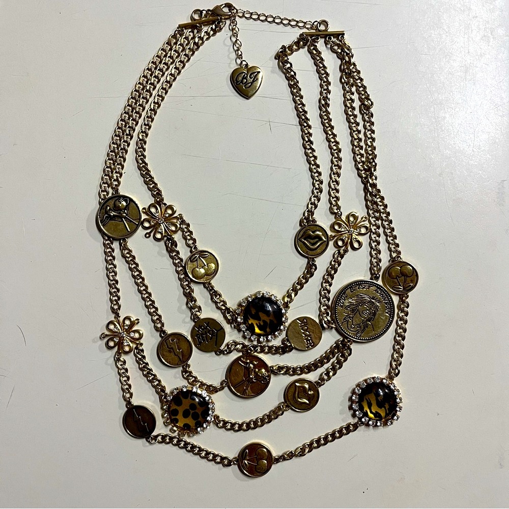 Y2K *Rare* Betsey Johnson 2005 necklace